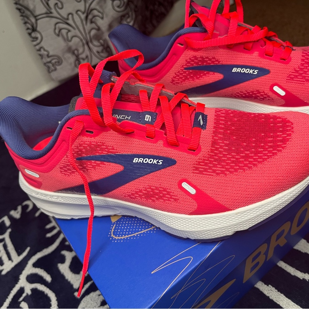 Brooks Neon Pink and Navy Running Shoes - Picture 4 of 7